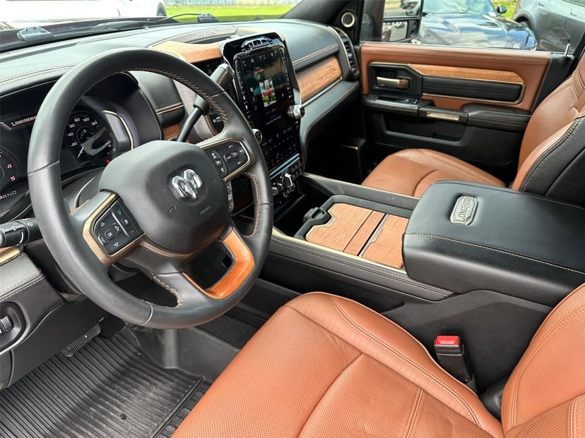 2024 RAM 3500 - Image 8