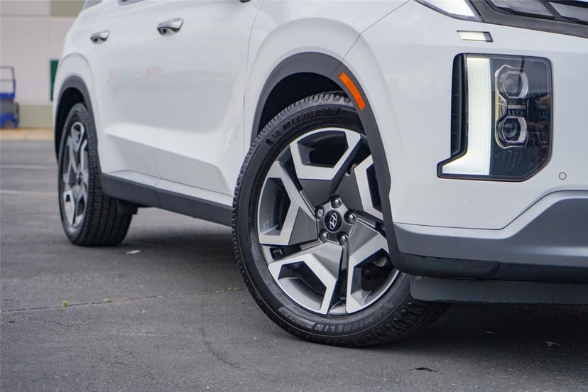 2023 Hyundai Palisade - Image 2