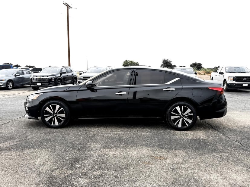 2020 Nissan Altima - Image 11