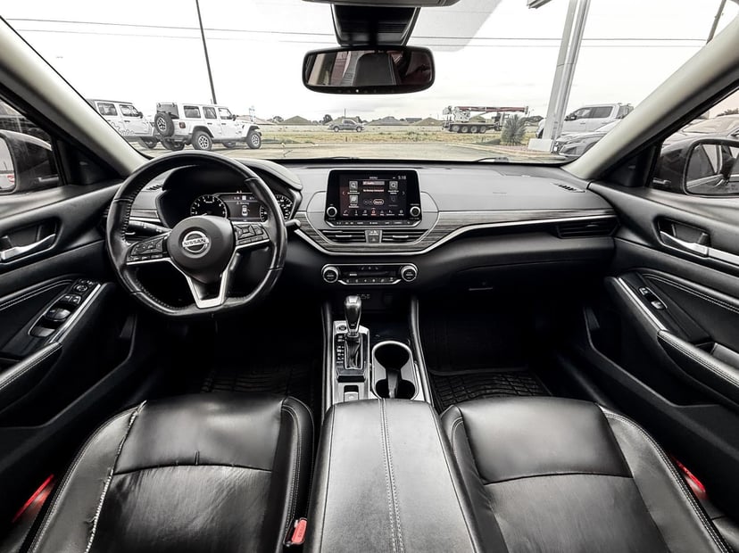 2020 Nissan Altima - Image 14