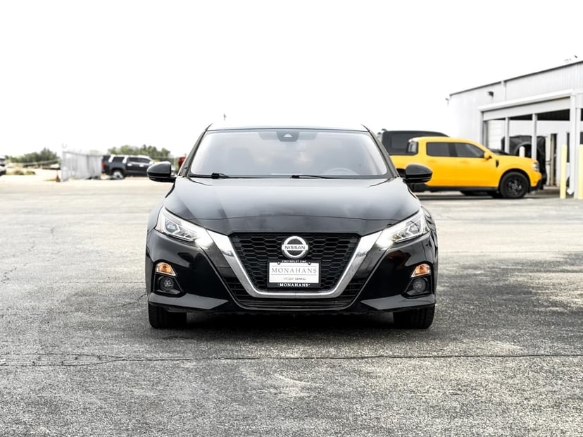 2020 Nissan Altima - Image 2