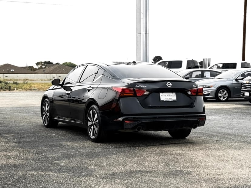 2020 Nissan Altima - Image 9