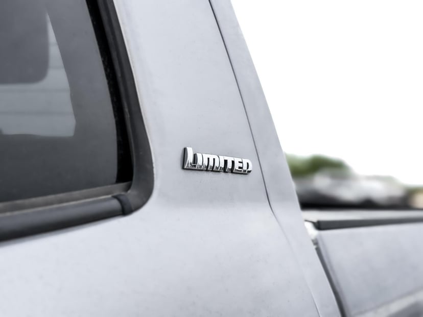 2015 Toyota Tundra 4WD Truck - Image 15