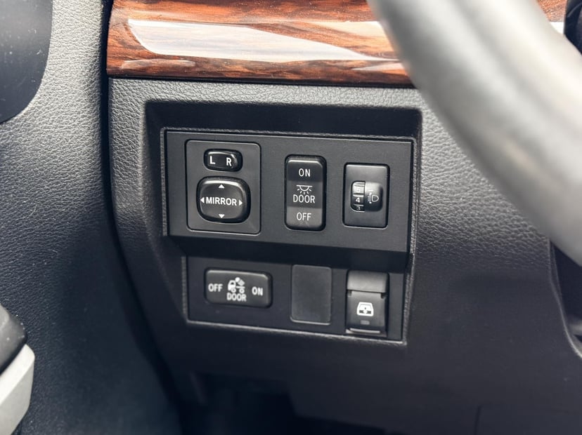 2015 Toyota Tundra 4WD Truck - Image 18