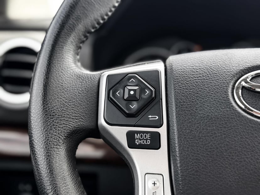 2015 Toyota Tundra 4WD Truck - Image 19