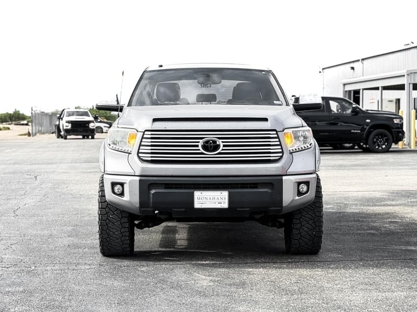 2015 Toyota Tundra 4WD Truck - Image 2