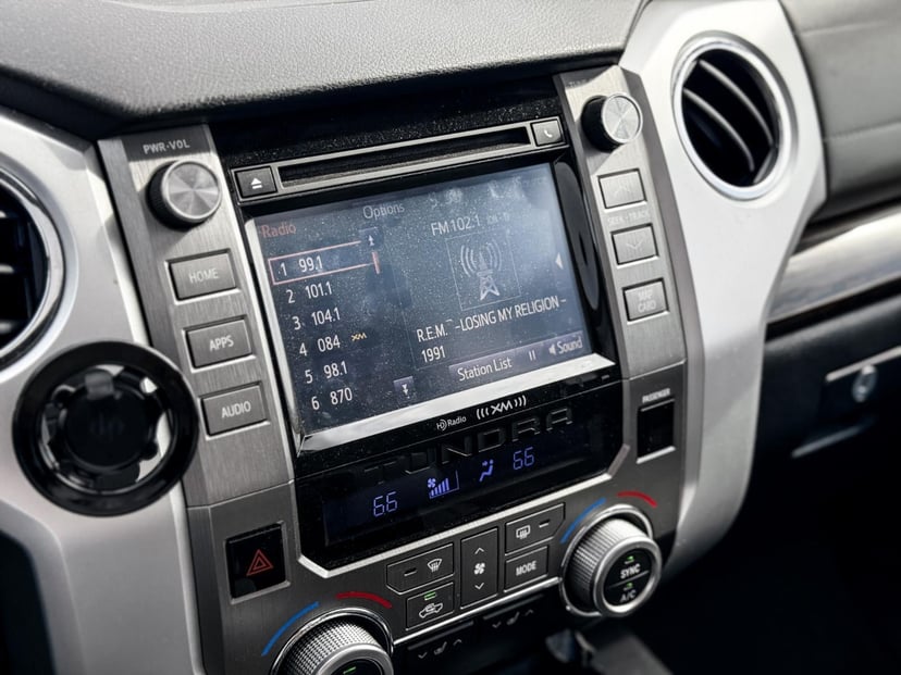 2015 Toyota Tundra 4WD Truck - Image 21