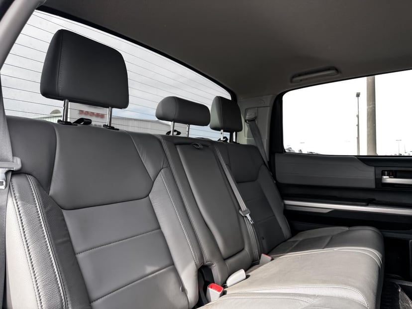 2015 Toyota Tundra 4WD Truck - Image 27