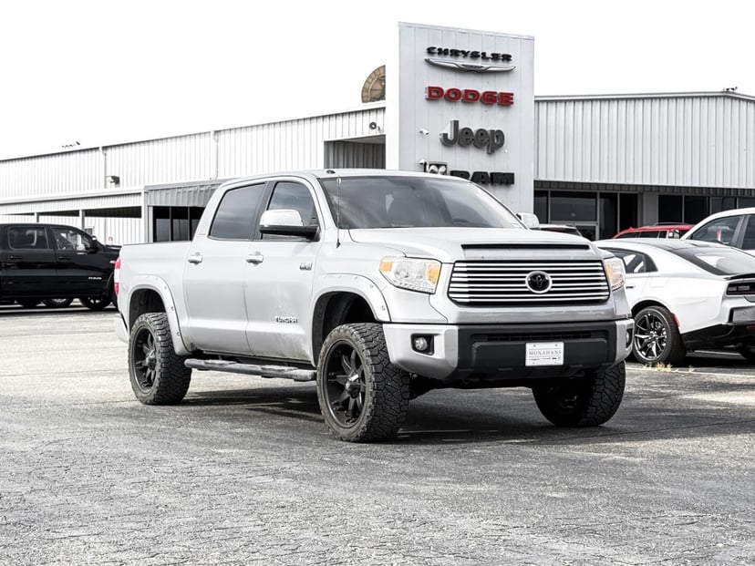 2015 Toyota Tundra 4WD Truck - Image 3