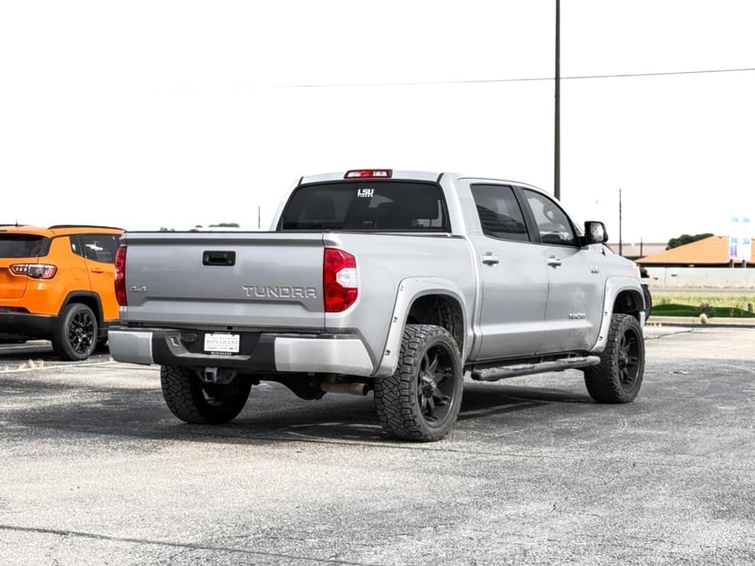 2015 Toyota Tundra 4WD Truck - Image 6