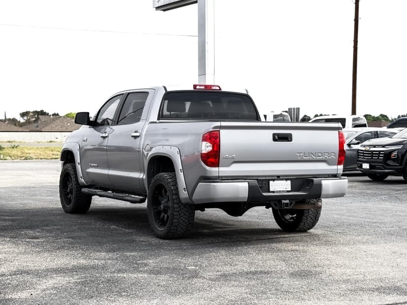 2015 Toyota Tundra 4WD Truck - Image 8