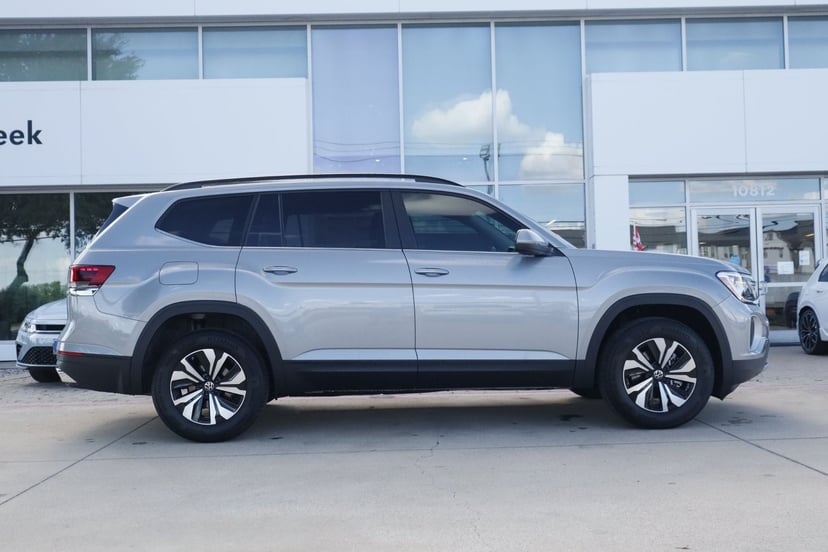 2026 Volkswagen Atlas - Image 2