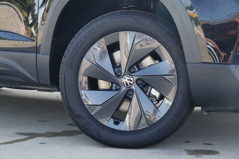 2026 Volkswagen Taos - Image 2