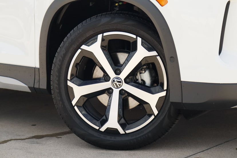 2026 Volkswagen Tiguan - Image 2