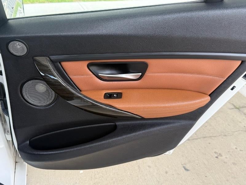 2014 BMW 3-Series - Image 40
