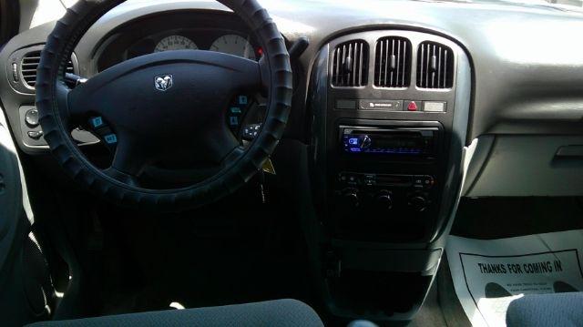 2007 Dodge Grand - Image 16