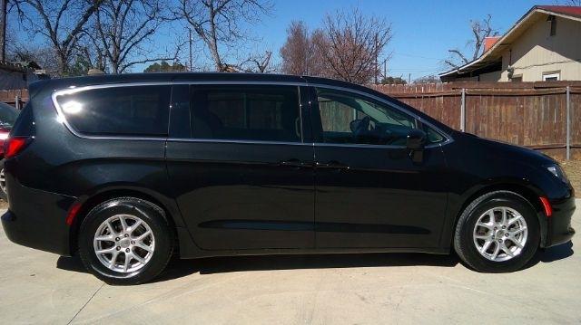 2022 CHRYSLER Voyager - Image 2