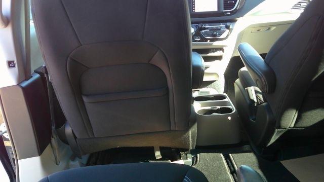 2022 CHRYSLER Voyager - Image 13