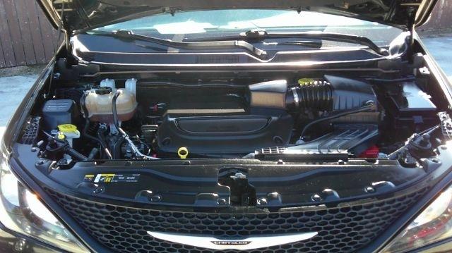 2022 CHRYSLER Voyager - Image 18