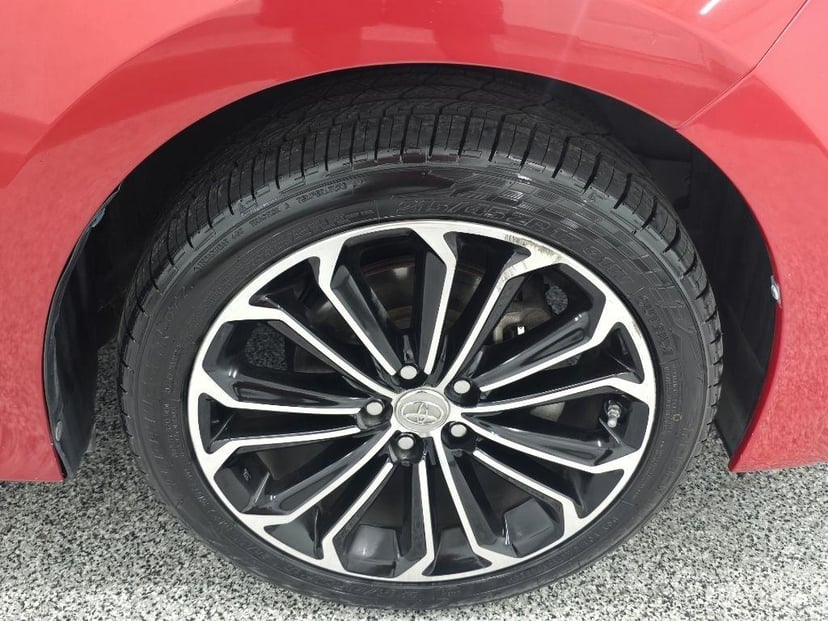 2016 Toyota Corolla - Image 16