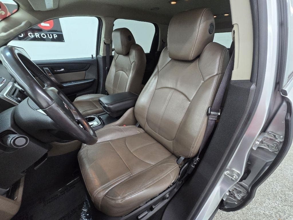 2015 GMC Acadia - Image 9