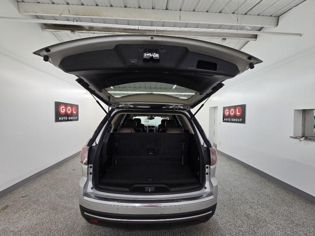 2015 GMC Acadia - Image 13