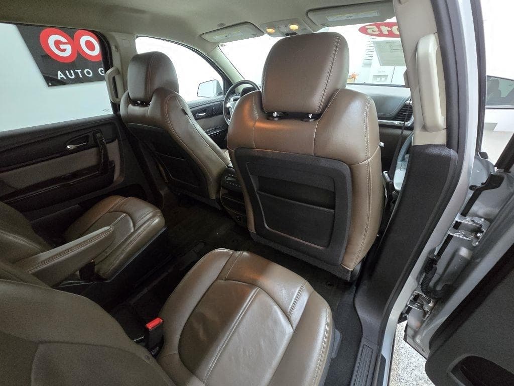 2015 GMC Acadia - Image 16