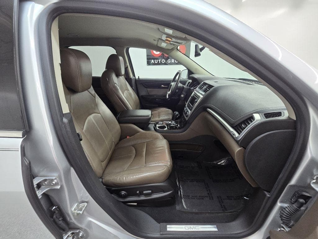 2015 GMC Acadia - Image 17
