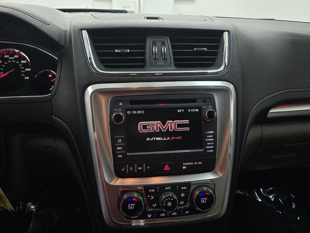2015 GMC Acadia - Image 21