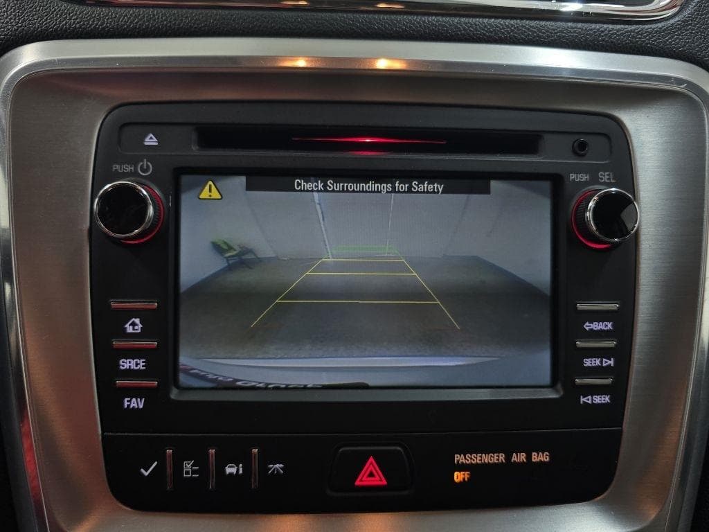 2015 GMC Acadia - Image 22