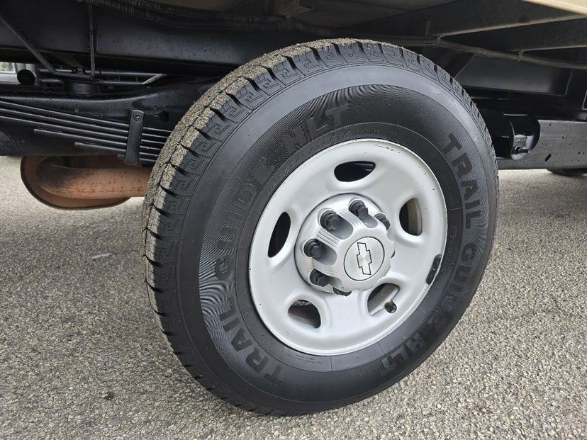 2016 CHEVROLET Express - Image 23