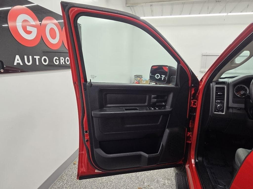 2014 RAM 1500 - Image 23