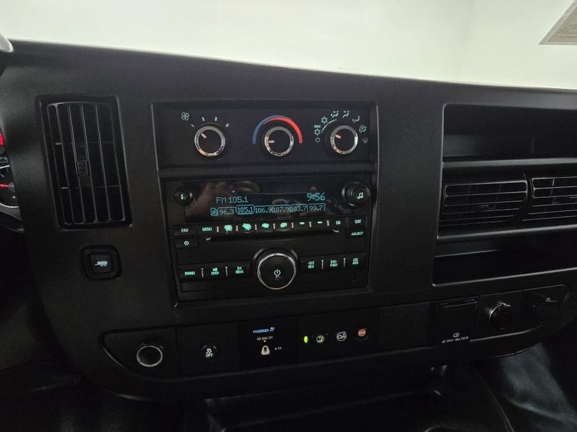 2019 Chevrolet Express - Image 20