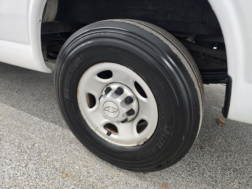 2019 Chevrolet Express - Image 24