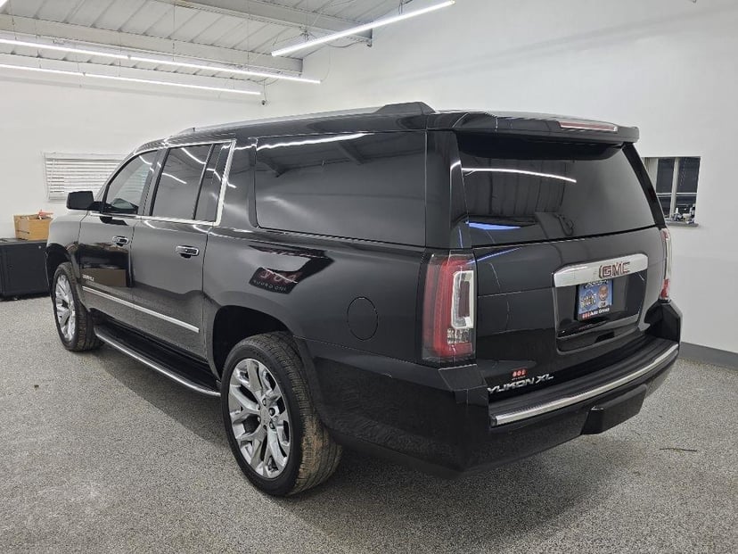 2020 GMC Yukon - Image 2