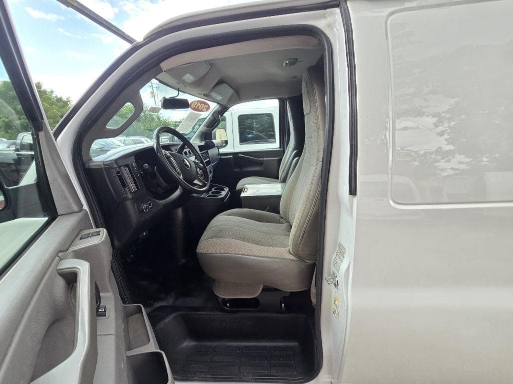 2019 CHEVROLET Express - Image 7