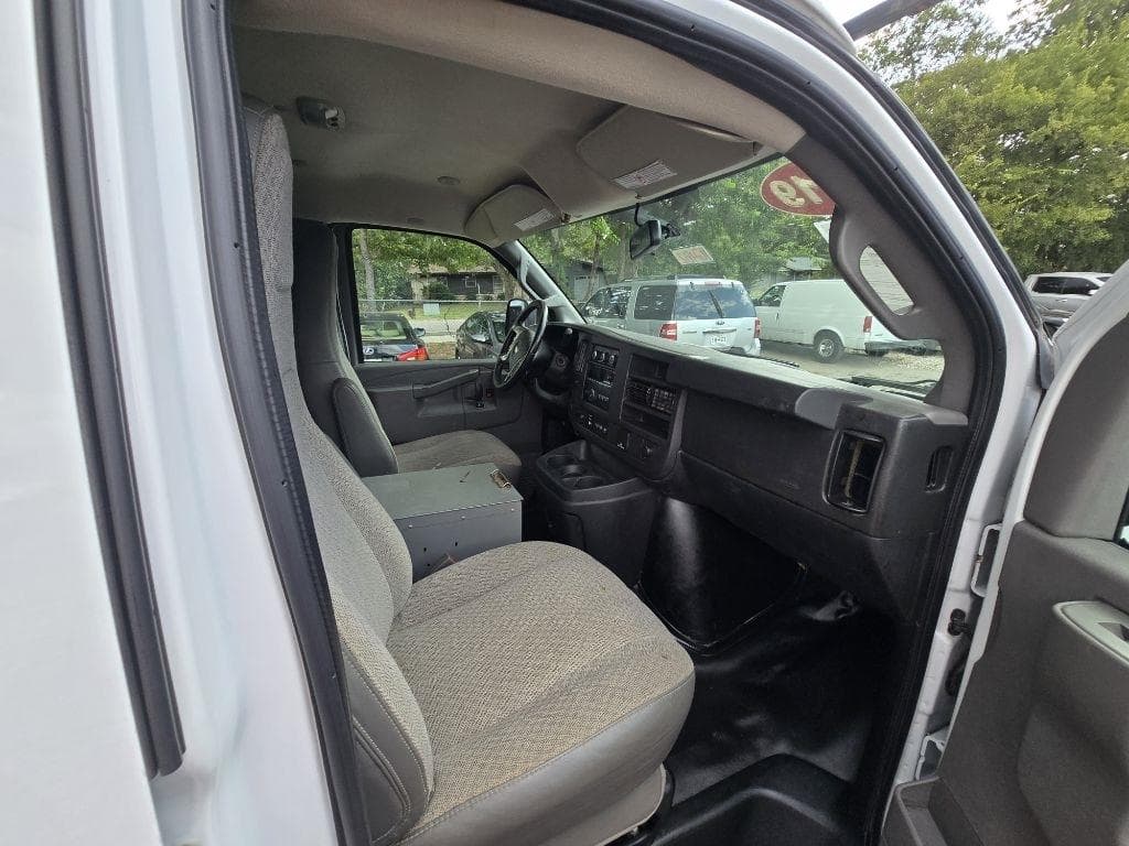 2019 CHEVROLET Express - Image 14