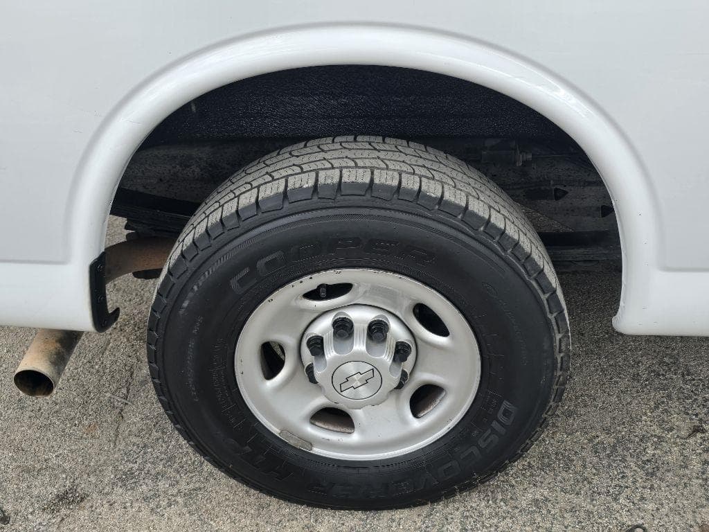 2019 CHEVROLET Express - Image 19