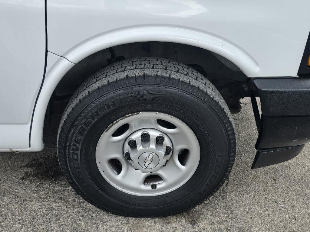 2019 CHEVROLET Express - Image 20