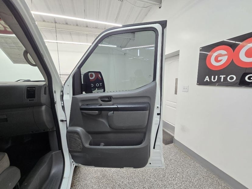 2019 Nissan NV - Image 18