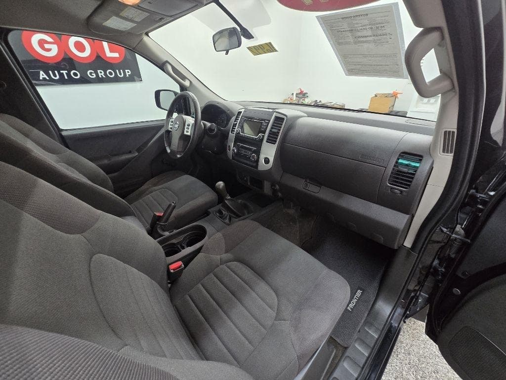 2017 NISSAN Frontier - Image 13