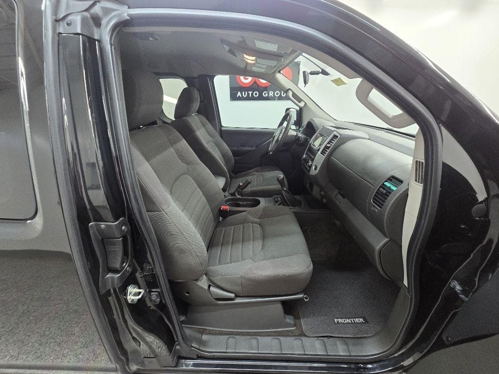 2017 NISSAN Frontier - Image 15