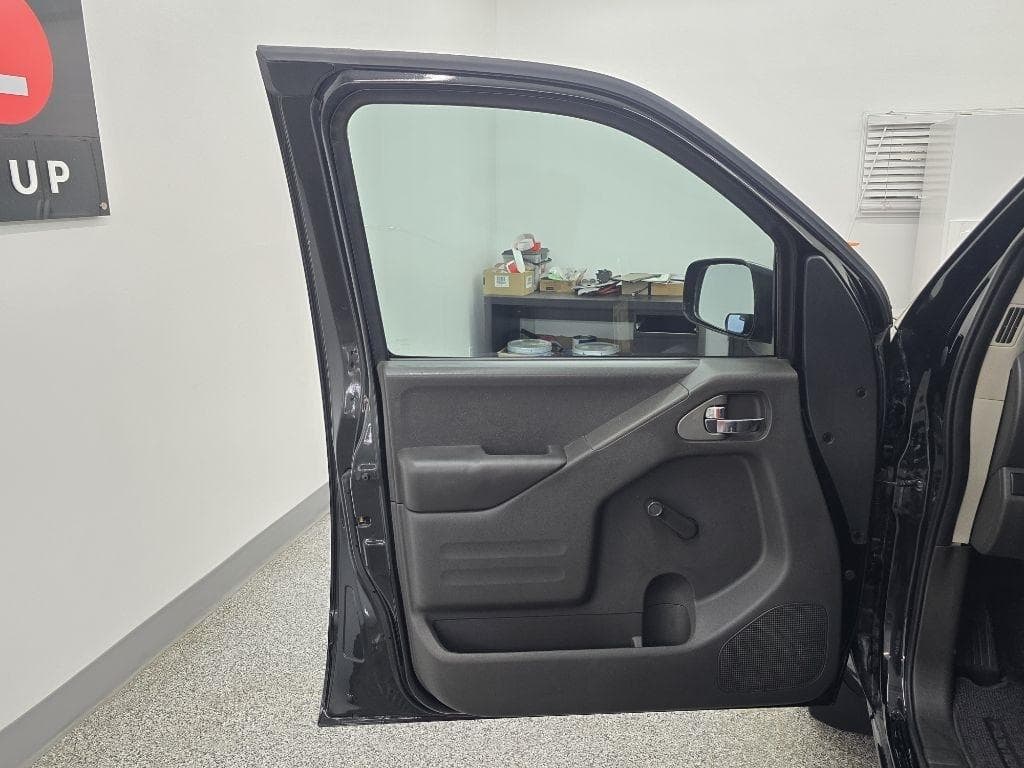 2017 NISSAN Frontier - Image 21