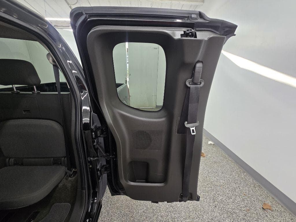 2017 NISSAN Frontier - Image 22