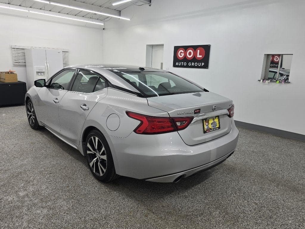 2017 NISSAN Maxima - Image 3