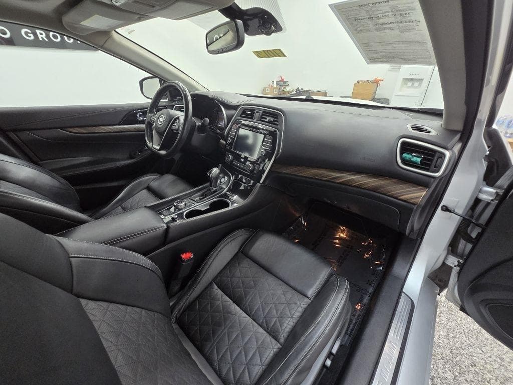 2017 NISSAN Maxima - Image 18