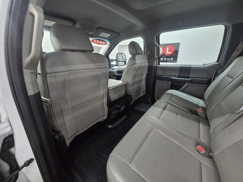 2017 FORD F-350 - Image 10