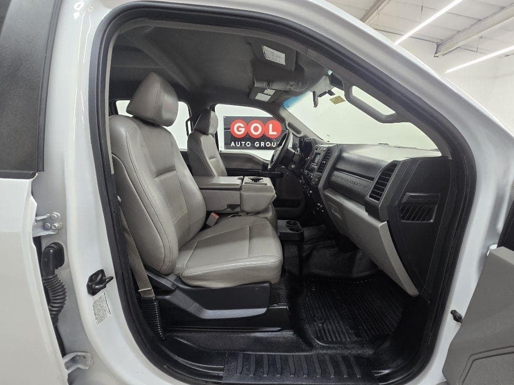 2017 FORD F-350 - Image 11