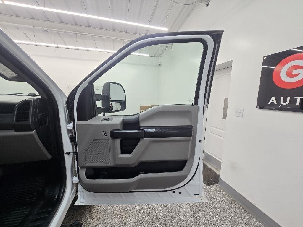 2017 FORD F-350 - Image 26