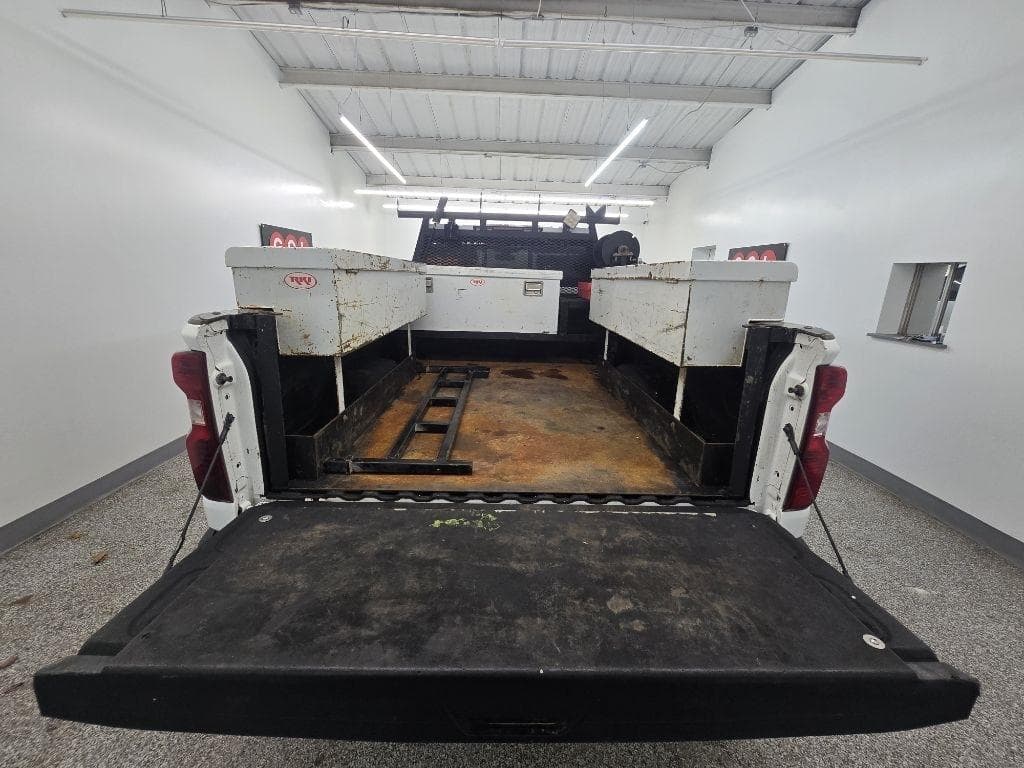 2022 CHEVROLET Silverado - Image 4